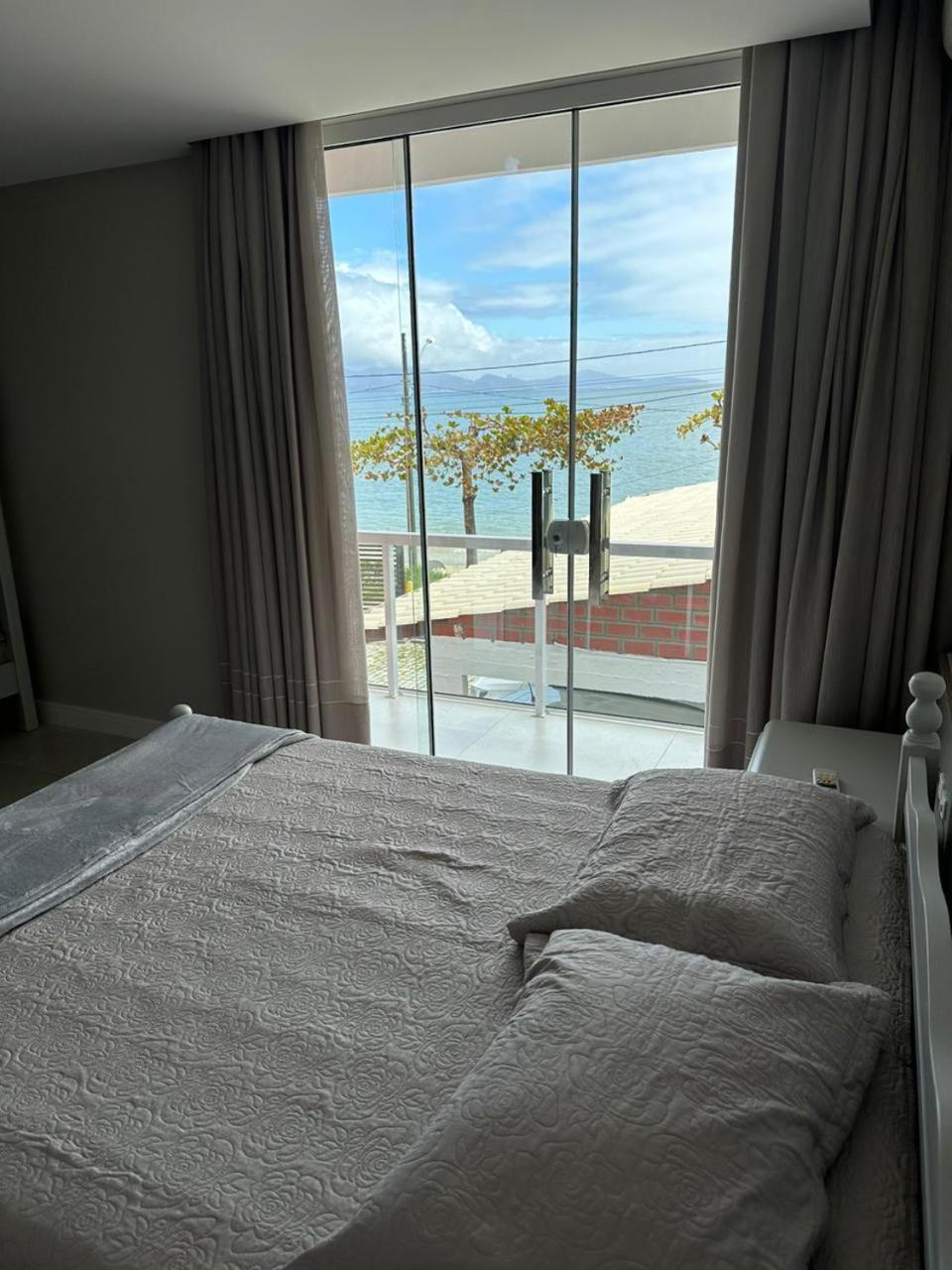 Apartamento Frente Mar Na Baia De Porto Belo Exterior photo